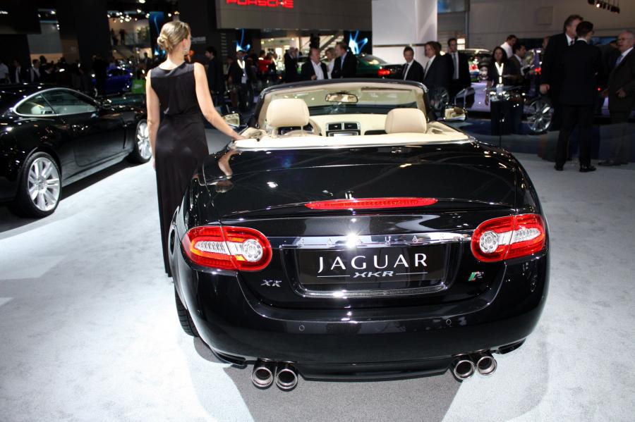  Jaguar XKR Convertible 2010 года  (фото 11 из 19)